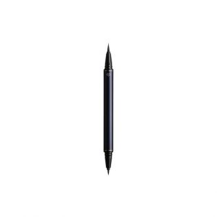 Tehostava nestemäinen eyeliner