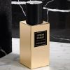 Hieno kirjonta – Le Vestiaire des Parfums