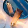 Advanced Night Cleansing Gelée Cleanser, jossa on 15 aminohappoa